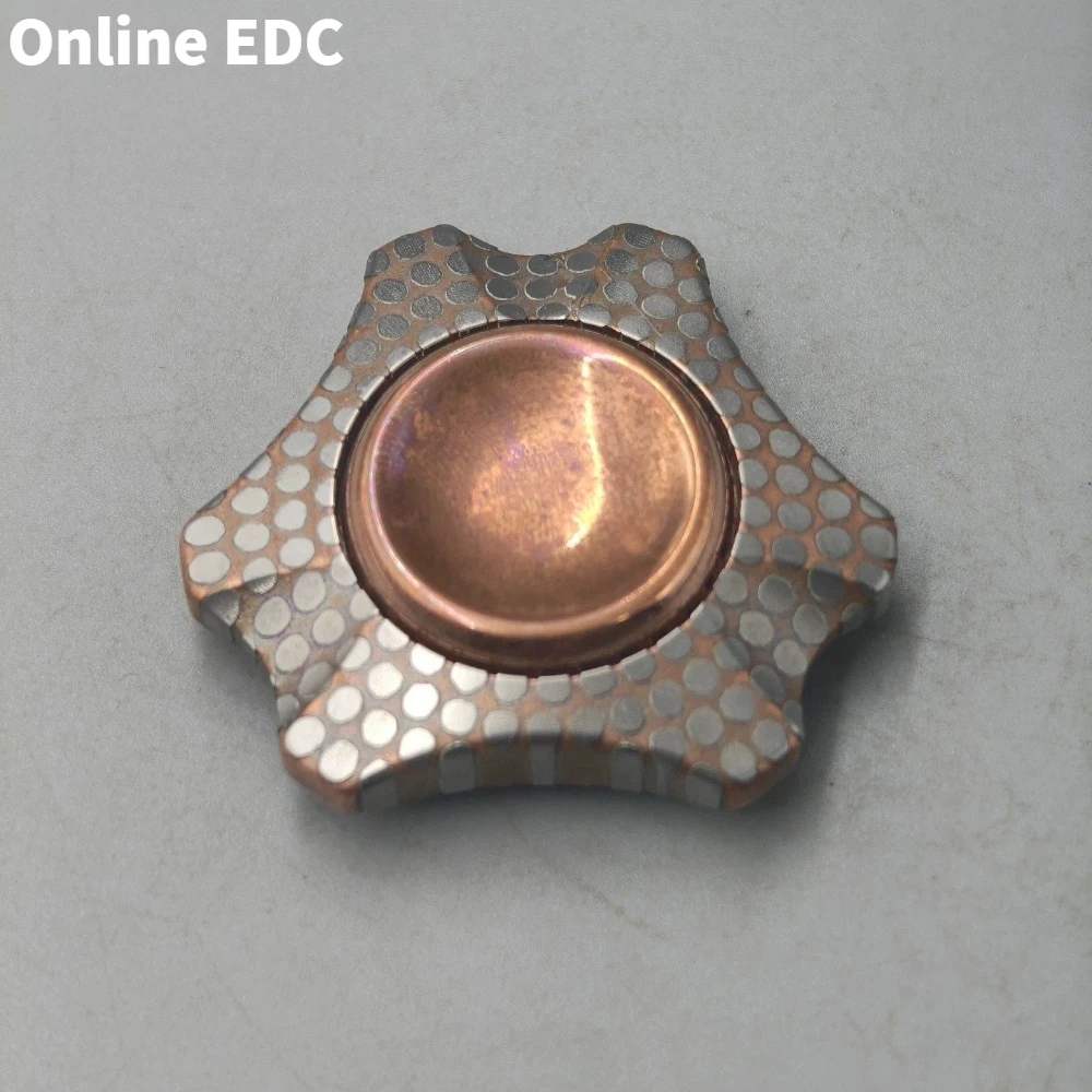 ฟิดเจ็ตสปินเนอร์มือสอง แบบสามใบพัด ของเล่นฟิดเจ็ตสำหรับผู้ใหญ่