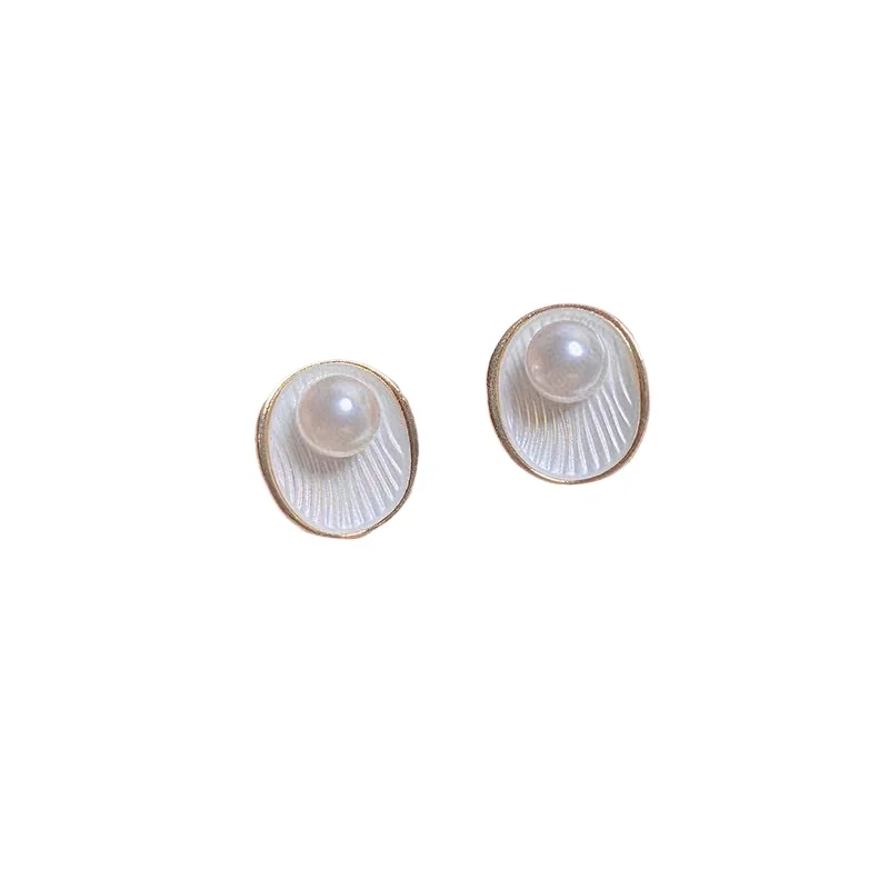 

Pearl stud earrings s925 silver needle women's French light luxury high sense fashion simple round earrings