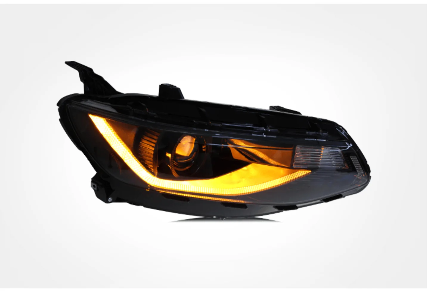 

Pair of Car Headlight assembly For Chevrolet Malibu XL 2016-18 DRL daytime running light turn signal head lamp