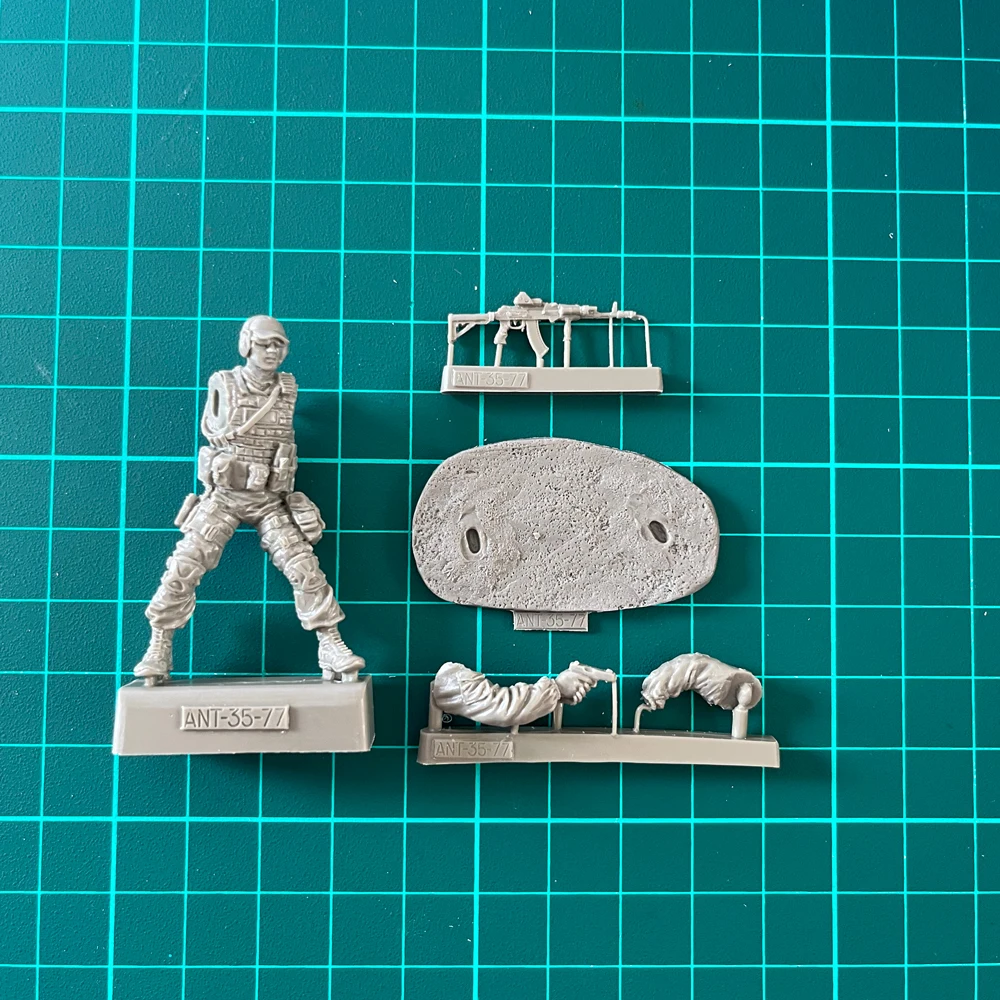 1/35 Resin Model Figure Kits GK , Military Theme，Unassembled And Unpainted