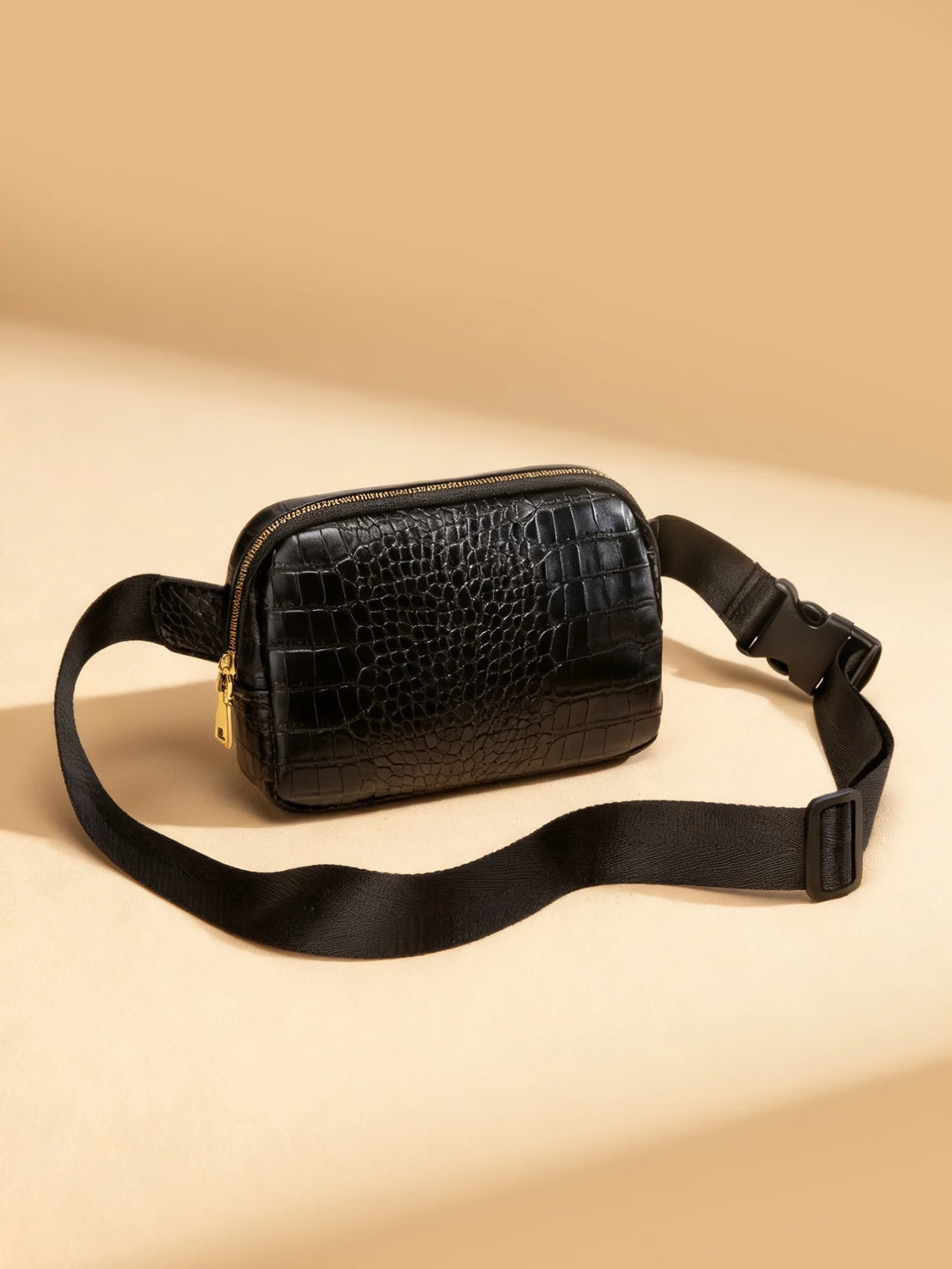 حقيبة صدر صغيرة عصرية بلون سادة كلاسيكية ذات سعة كبيرة على شكل تمساح حقيبة خصر للجنسين بحزام كتف قابل للتعديل