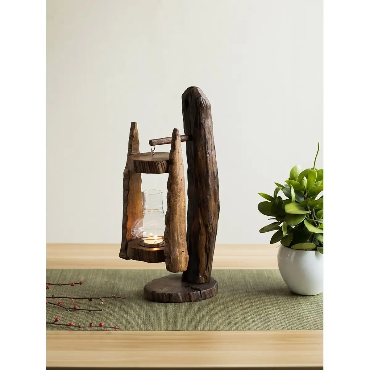 Environmentally Friendly Log Candle Holder Wind Lamp - Retro Glass Cover for Outdoor Use