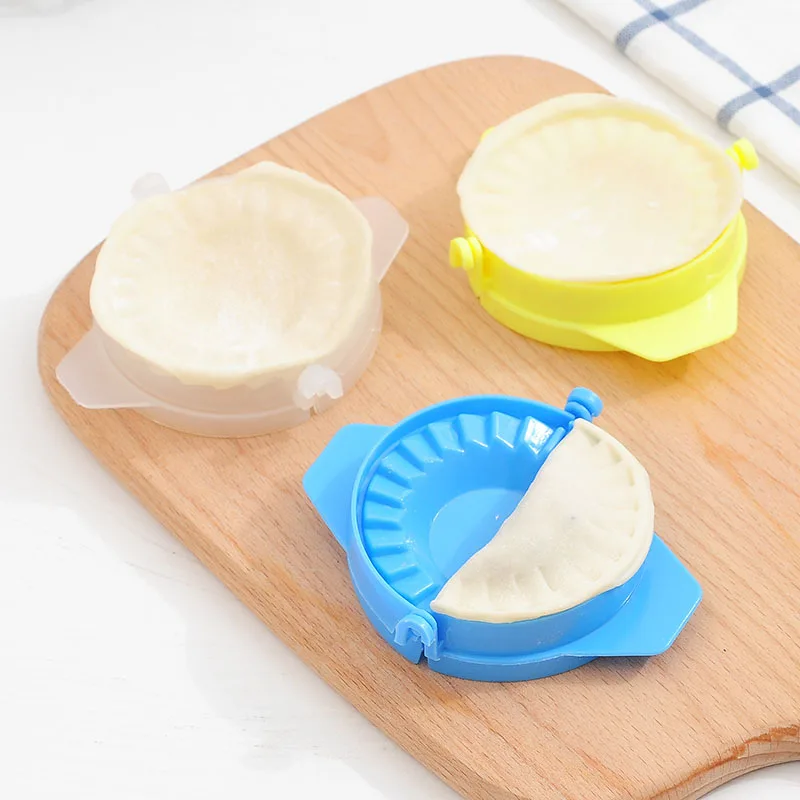 

Plastic Dumplings Maker Mold Hand Dough Press Dumpling Clip Lazy DIY Ravioli Pie Maker Jiaozi Making Gadget Kitchen Pastry Tools