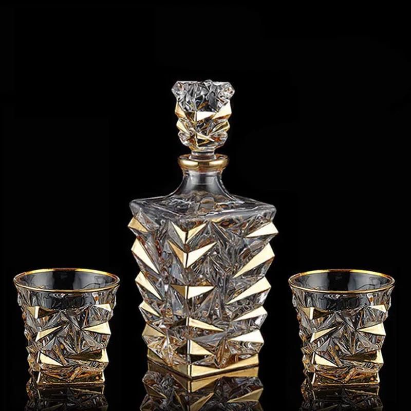 

European crystal glass wine bottle gold painted creative household whiskey bottle with lid foreign wine bottle Baijiu