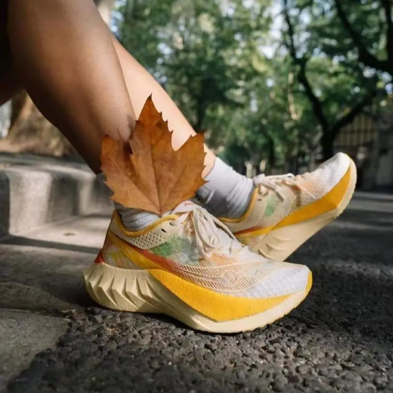 Summer Running Shoes Lightweight Mens Womens Fashion Sneakers Original Trainers Breathable Lightweight Comfortable Sneakers