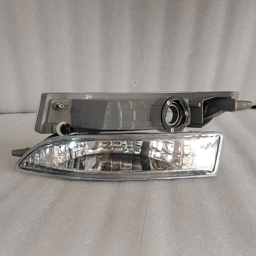 

2Pcs Car Fog Light Front Bumper Light For Toyota Corolla E120 81211-12150 81221-12160 2001 2002 Crystal