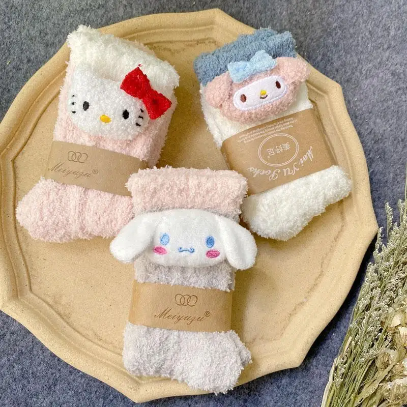 Kawaii Hello Kitty Kuromi calzini di peluche calzini di velluto corallo roba di peluche cose Cinnamoroll Melody peluche calzino inverno caldo