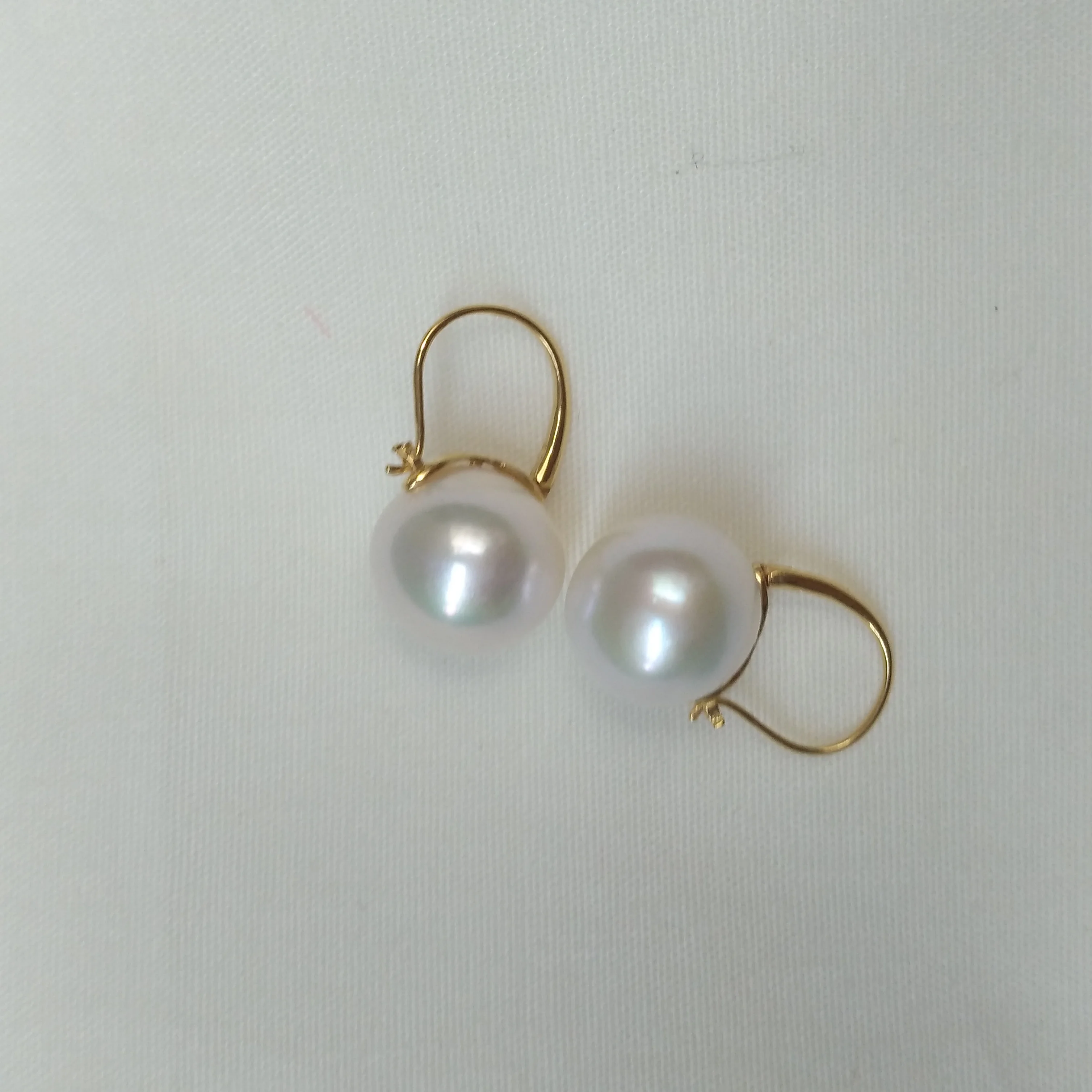 Exceptional AAAA+ 10-11mm south sea Real Natural White Round pearl earrings AU750 18k Solid Gold