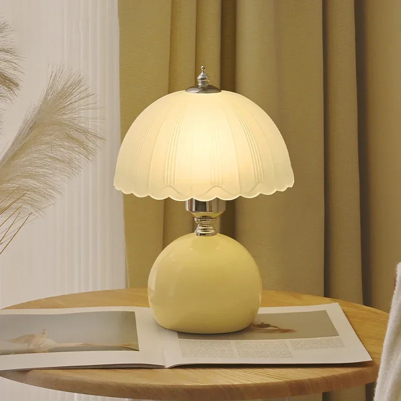 

Classic Flower Bud Table Lamp Modern Art Table Lamp Bedroom Bedside Lamp Decorative Table Lamp Flower Bud Desk Lamps Night Light