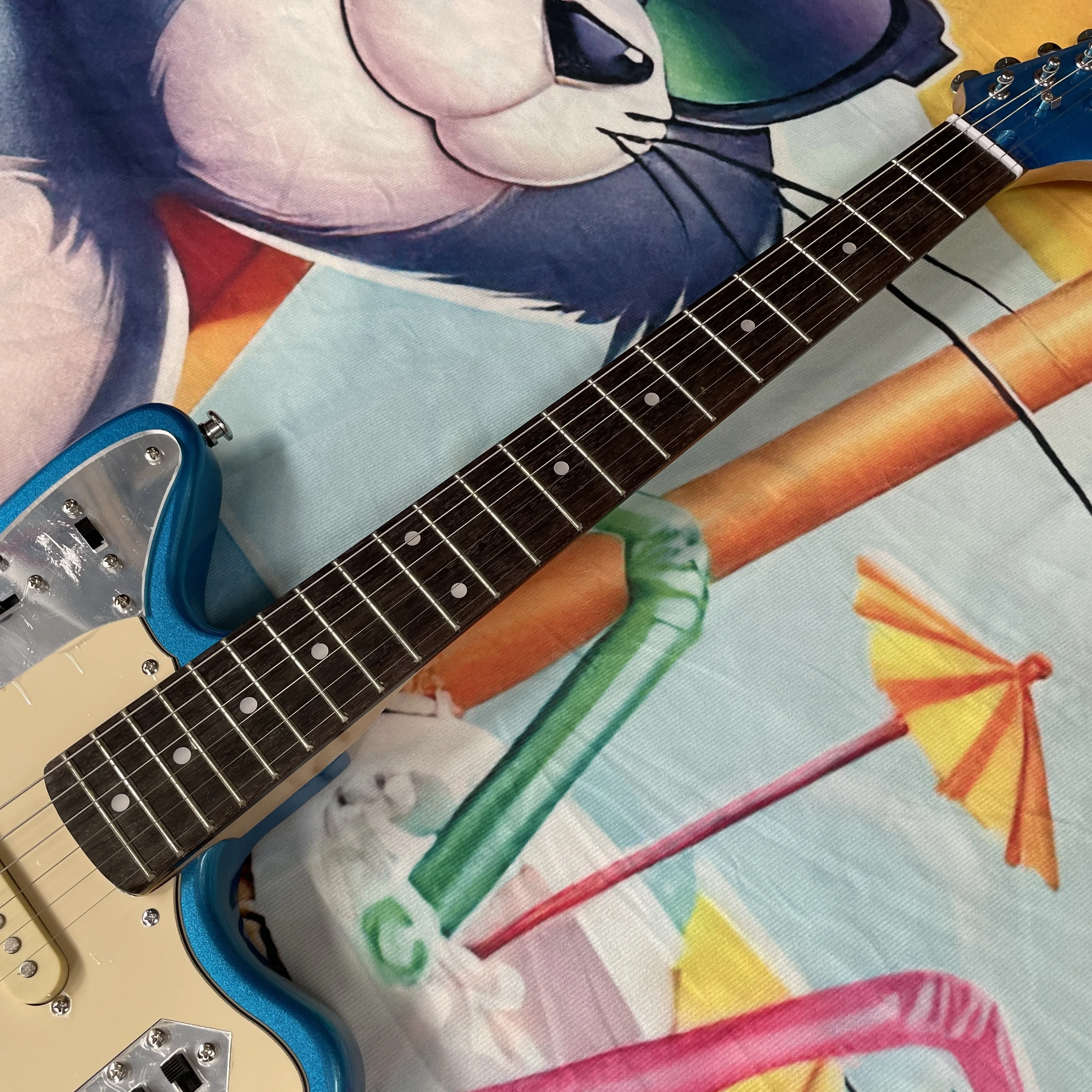 Thumbnail 2 - #10 Latest Guitars Offers