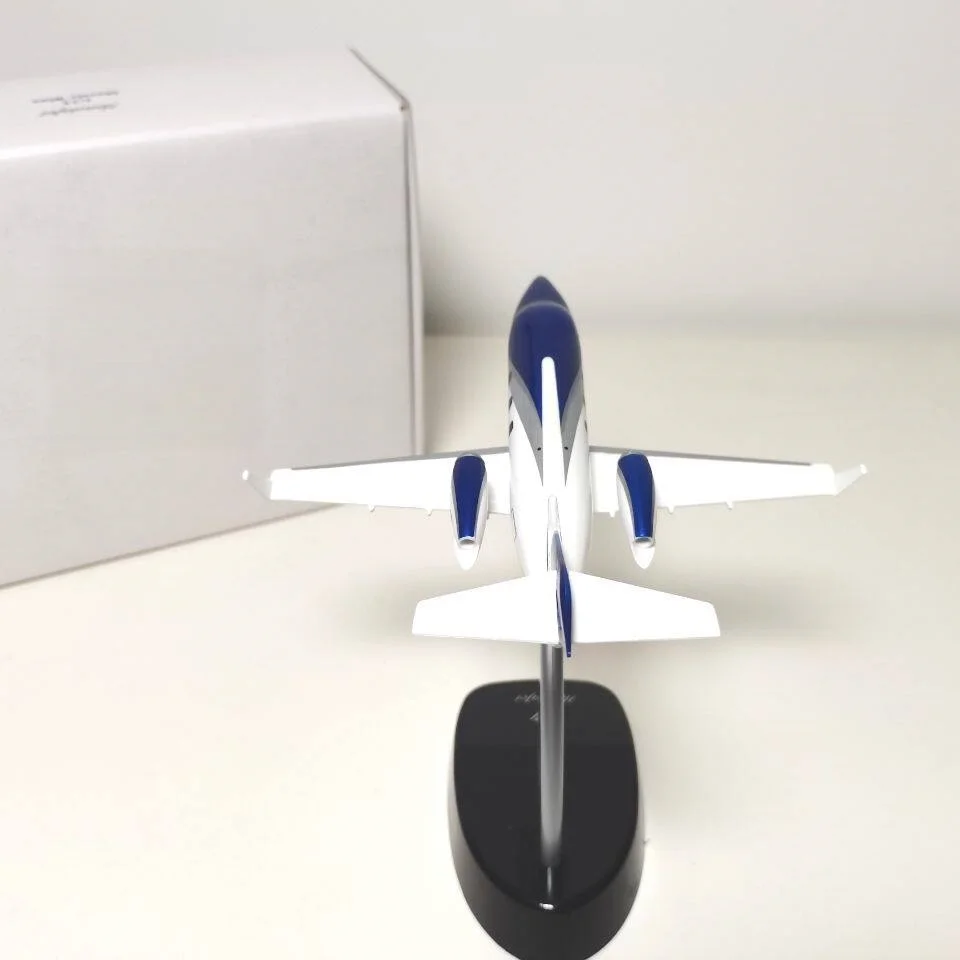 1:72 Scale Business Jet Airplane Models 18cm Simulation Passenger Aircraft Model Alloy Diecast Static Aviation Gift Collection