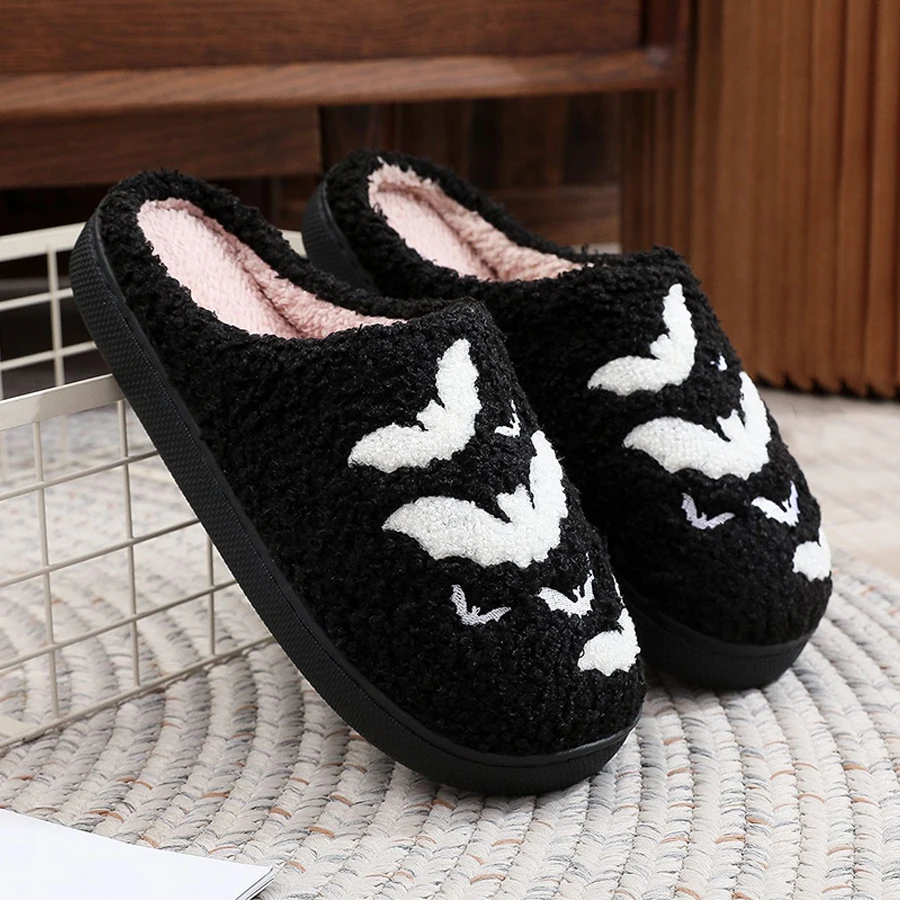 

Halloween Plush Slippers Black Bat Cotton Shoes Slides Women Men Flat Soft Fuzzy Slipper Comfortable House Flip Flops Xmas Gifts