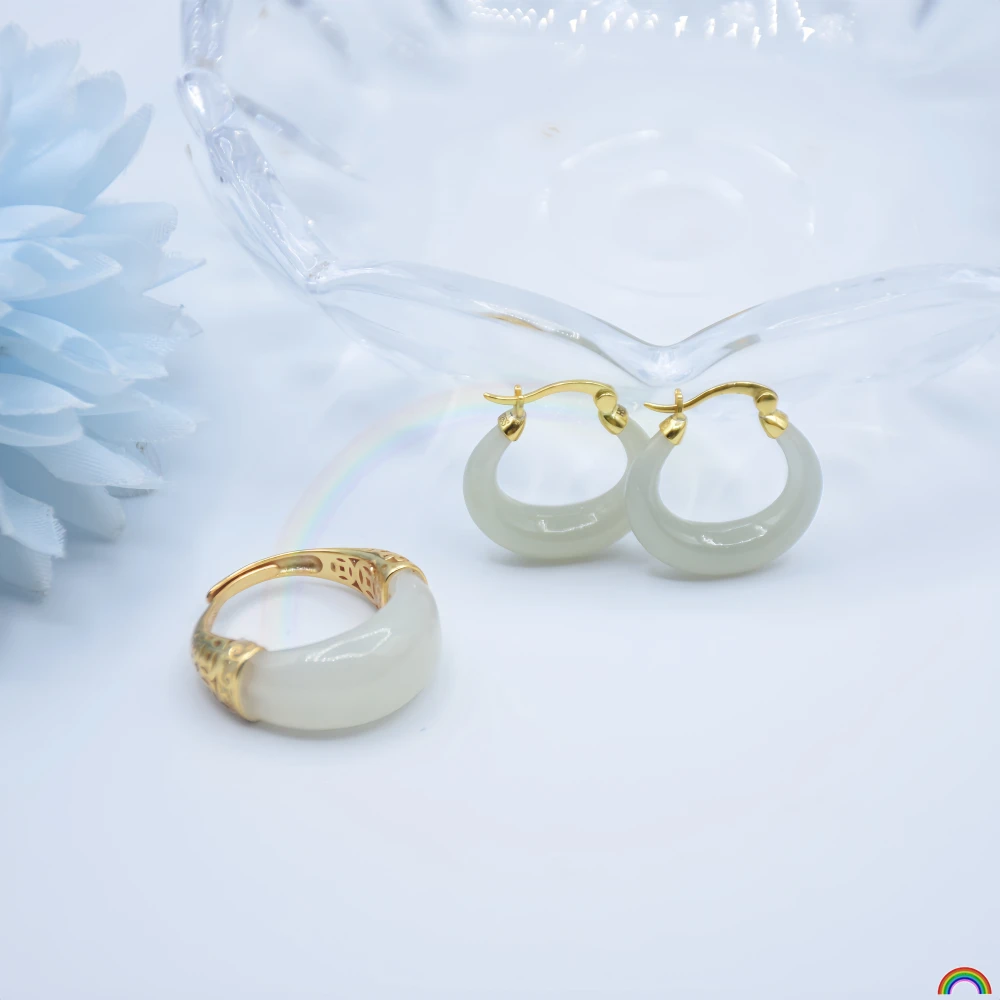

Natural Hotan Jade Sheep Fat White Jade Ring Earrings S925 Silver White Jade Oil Moisturizing Saddle Ring New Chinese Rwbuy