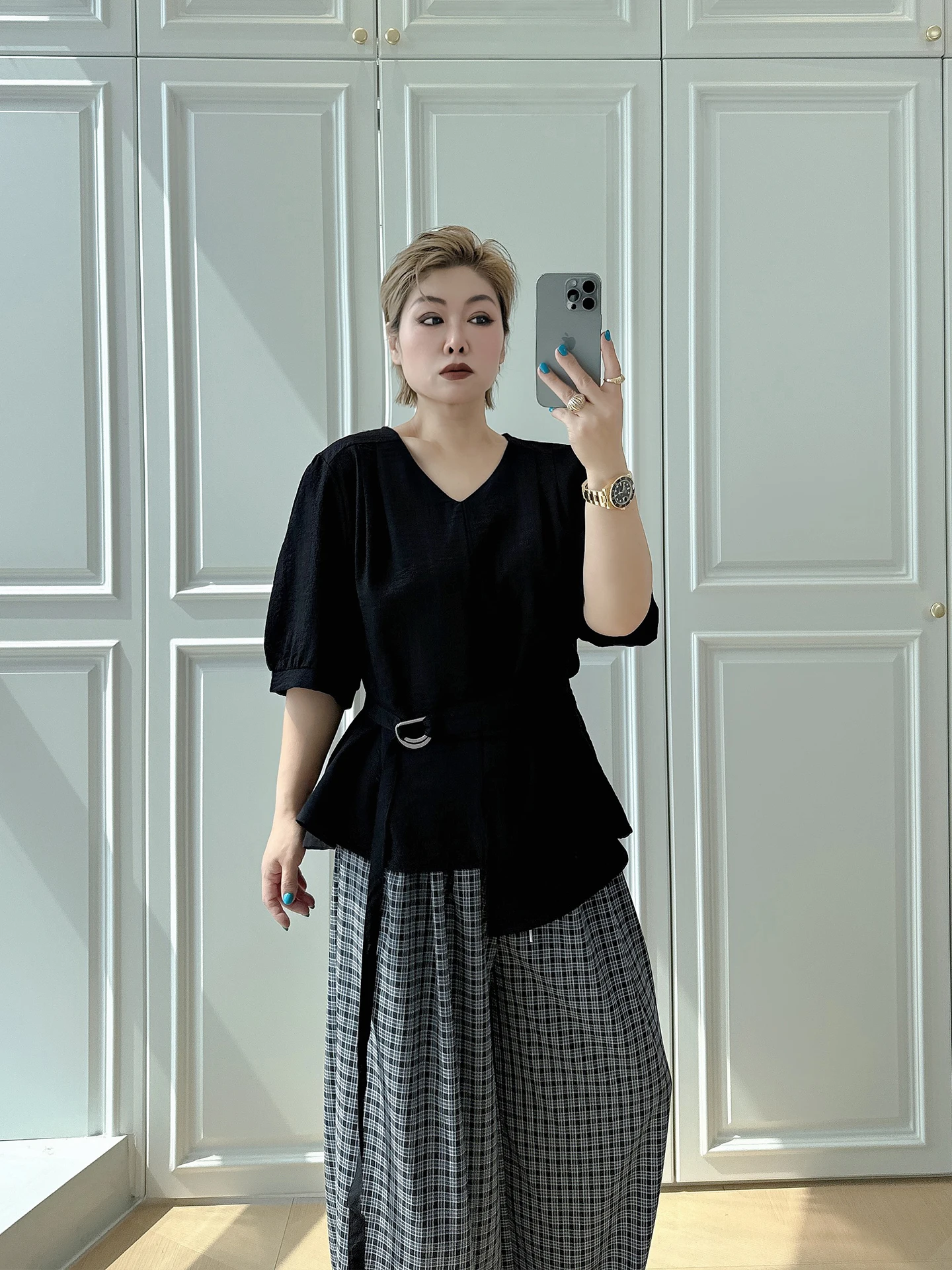 

Женская рубашка с V-образным вырезом и коротким рукавом, больших размеров, с асимметричным подолом, подчеркивающая талию, модный топ в корейском стиле, свободный крой, до 200 фунтов