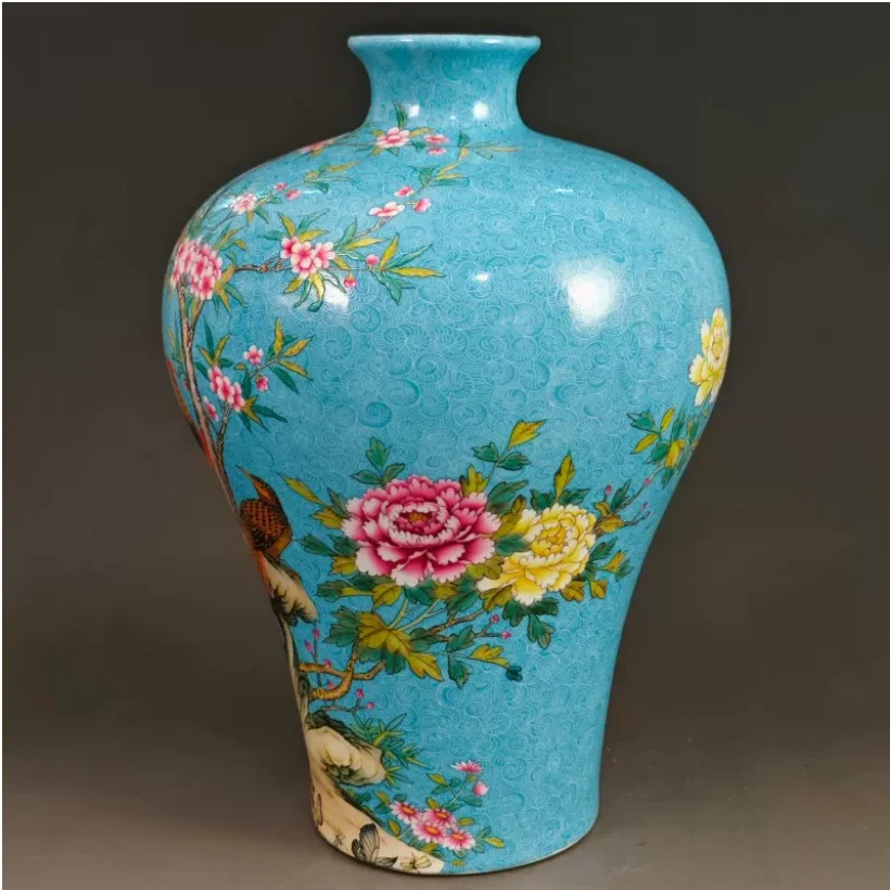 Qianlong Official Kiln Marked Light Blue Powdered Color 