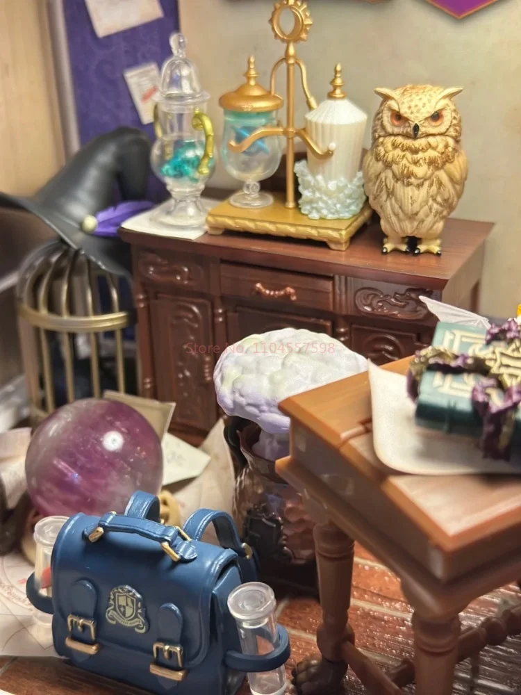 Disponibile Re-Ment autentico un giorno all'Accademia magica Scena in miniatura Colleziona modello d'azione Scatola cieca Regali di compleanno a sorpresa