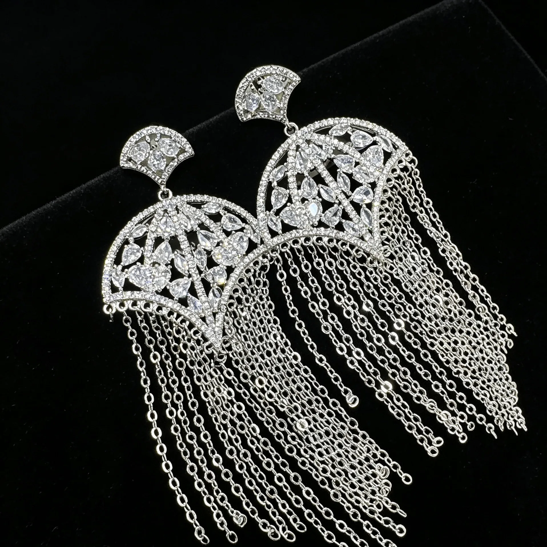 

Gold/Silver Plated Cubic Zirconia Tassel Earrings Sparkly Fan-Shaped Chain dangle Earrings for Party & Prom female gift
