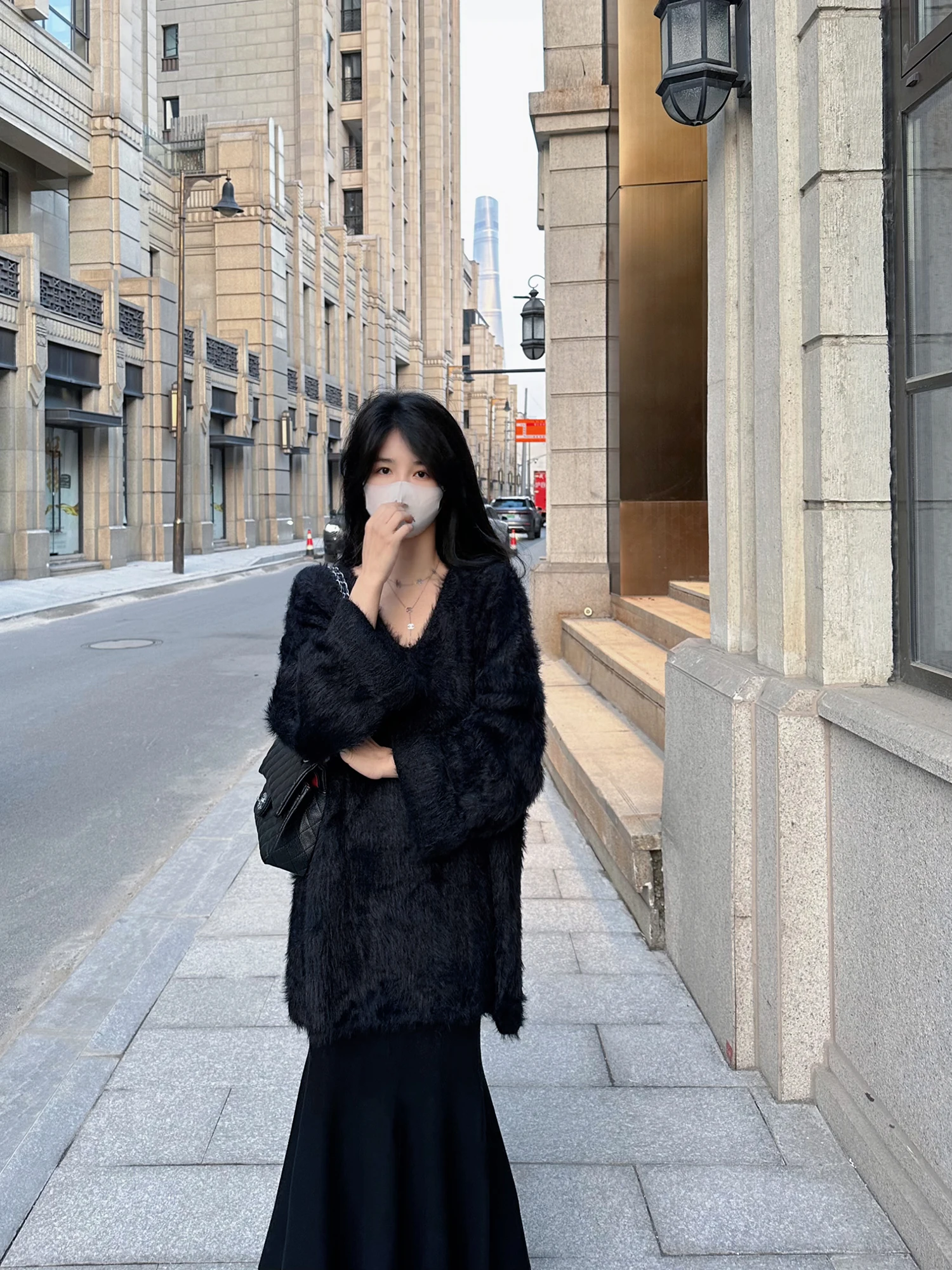 

Утепленный свитер с длинным ворсом, осенне-зимний, свободный, повседневный, черный, стройнящий, универсальный, для поездок на работу, с V-образным вырезом, стандартной длины