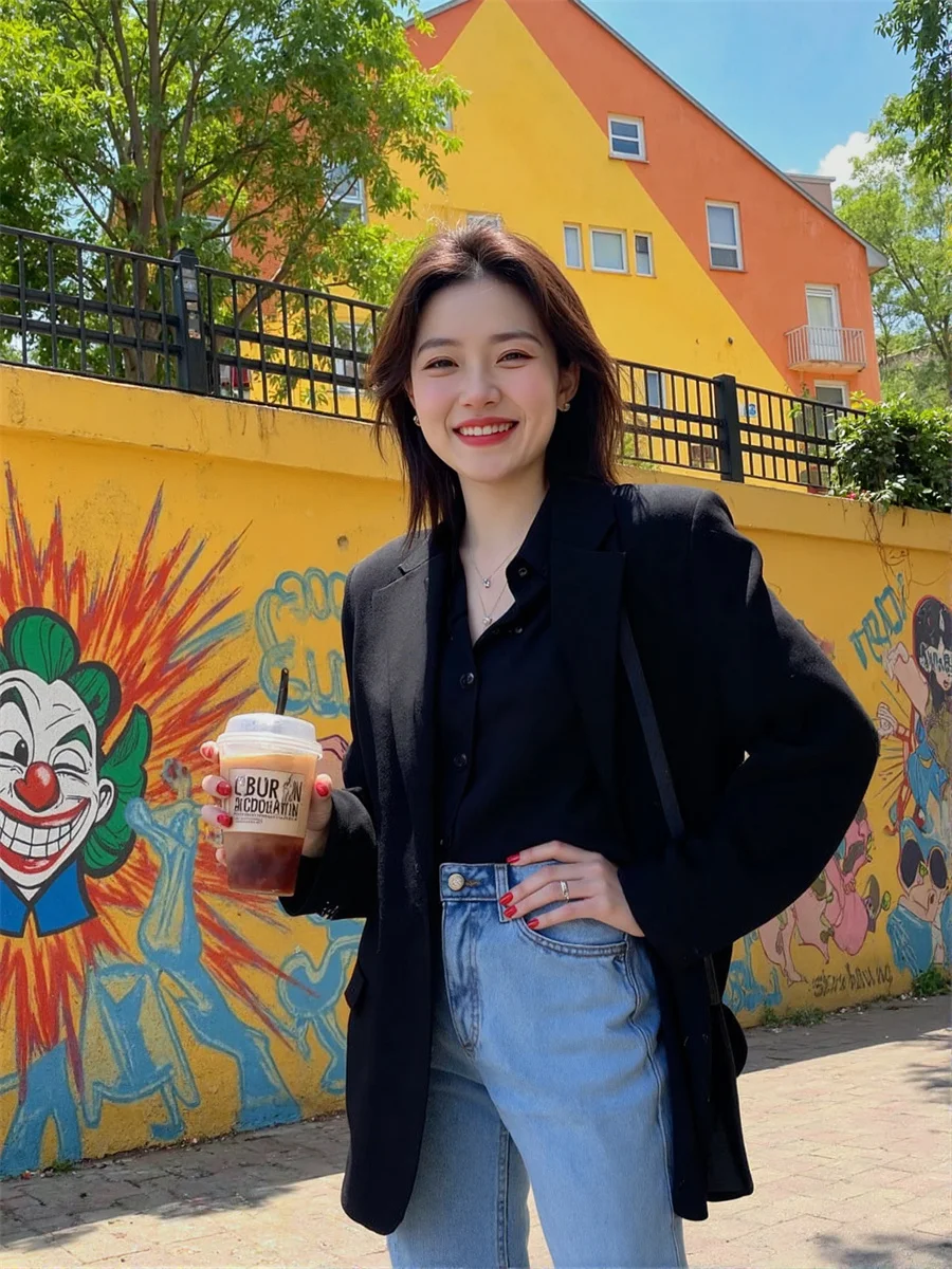 بليزرات نسائية عصرية باللون الأسود والأبيض وياقة مقلوبة ونزهات وافل مطرزة بدون أزرار ومنع مناسبة لمنفصل ضرب منتصف العمر #2