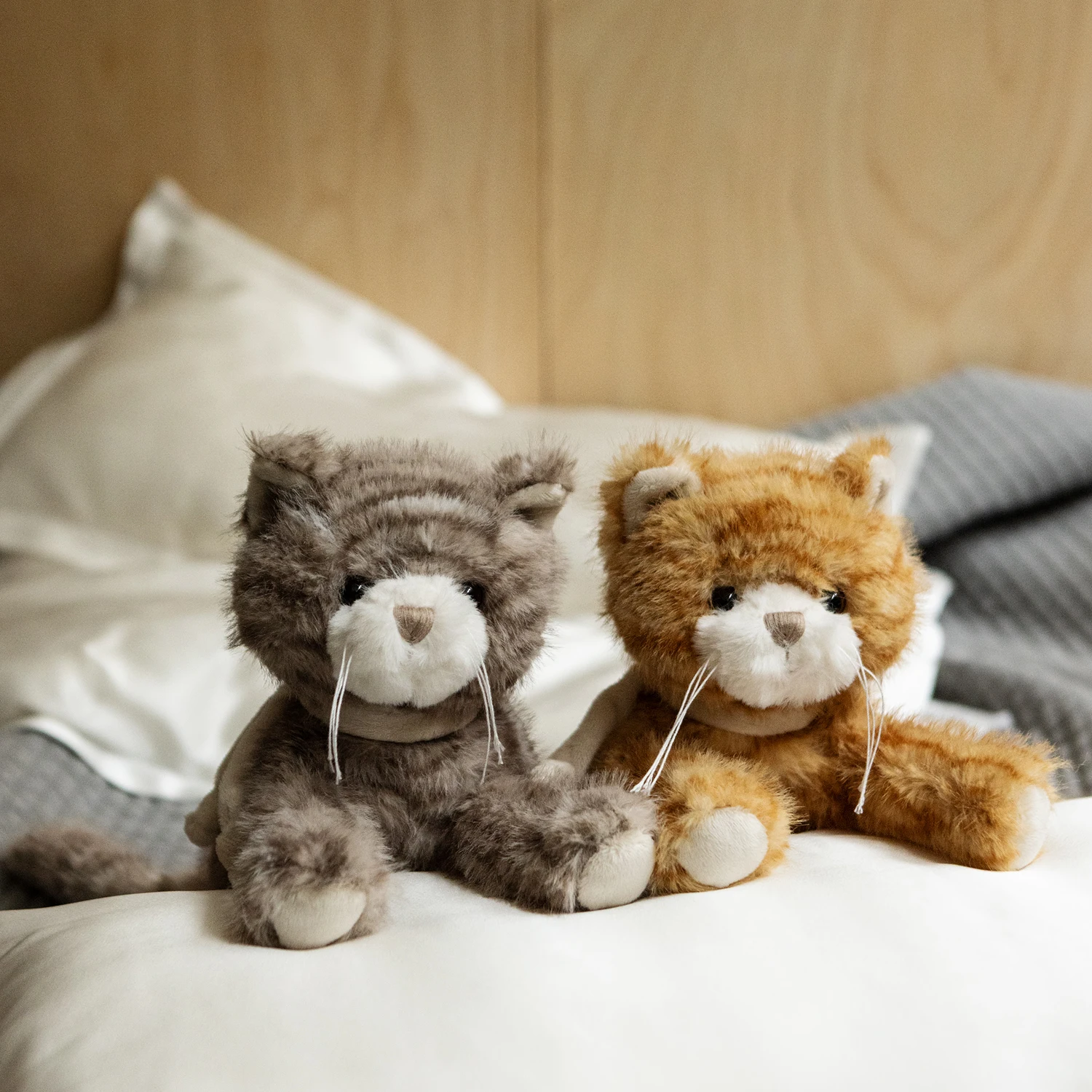 Juguete de gato de peluche suave, Animal relleno tabuloso naranja con cara bordada, gato marrón, muñeco suave, regalo cómodo para calmar el corazón