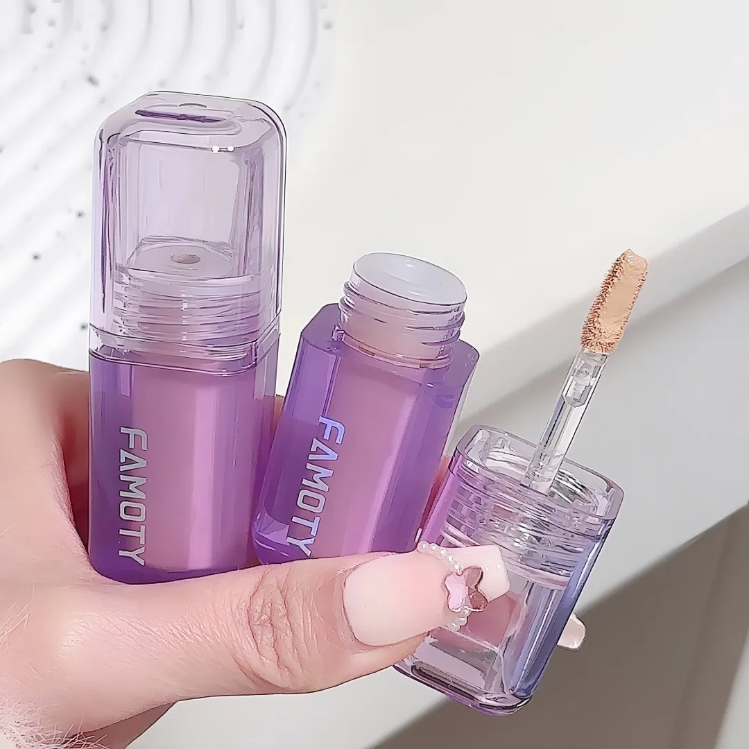 FAMOTY Water Velvet Highlight & Concealer - Fórmula hidratante, ilumina el área debajo de los ojos y oculta imperfecciones