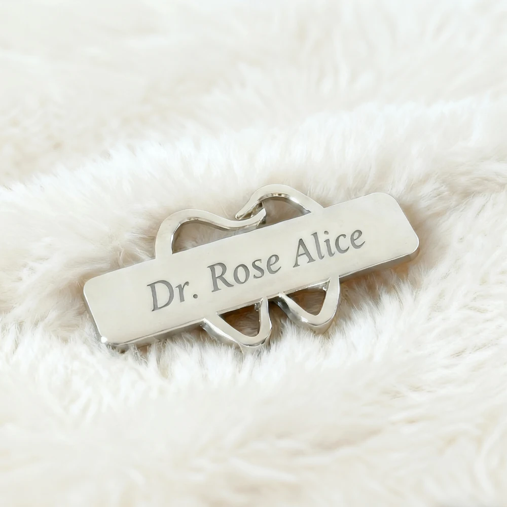Custom Medical Brooch Personalized Gold Dentist Logo Pin Badges Stainless Steel Jewelry Accessory for Doctors Medical Students