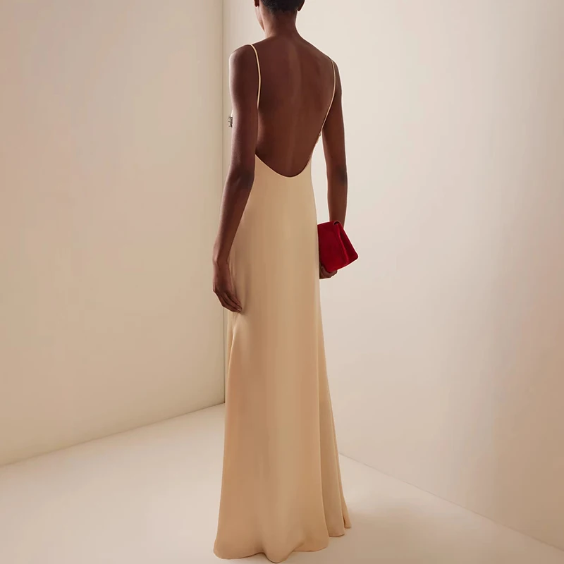 เดรสสายเดี่ยวเปิดไหล่ทรงเข้ารูป ผ้าซาตินยาว แต่งลูกไม้ ดีไซน์เรียบหรู สำหรับงานเลี้ยงตอนเย็น