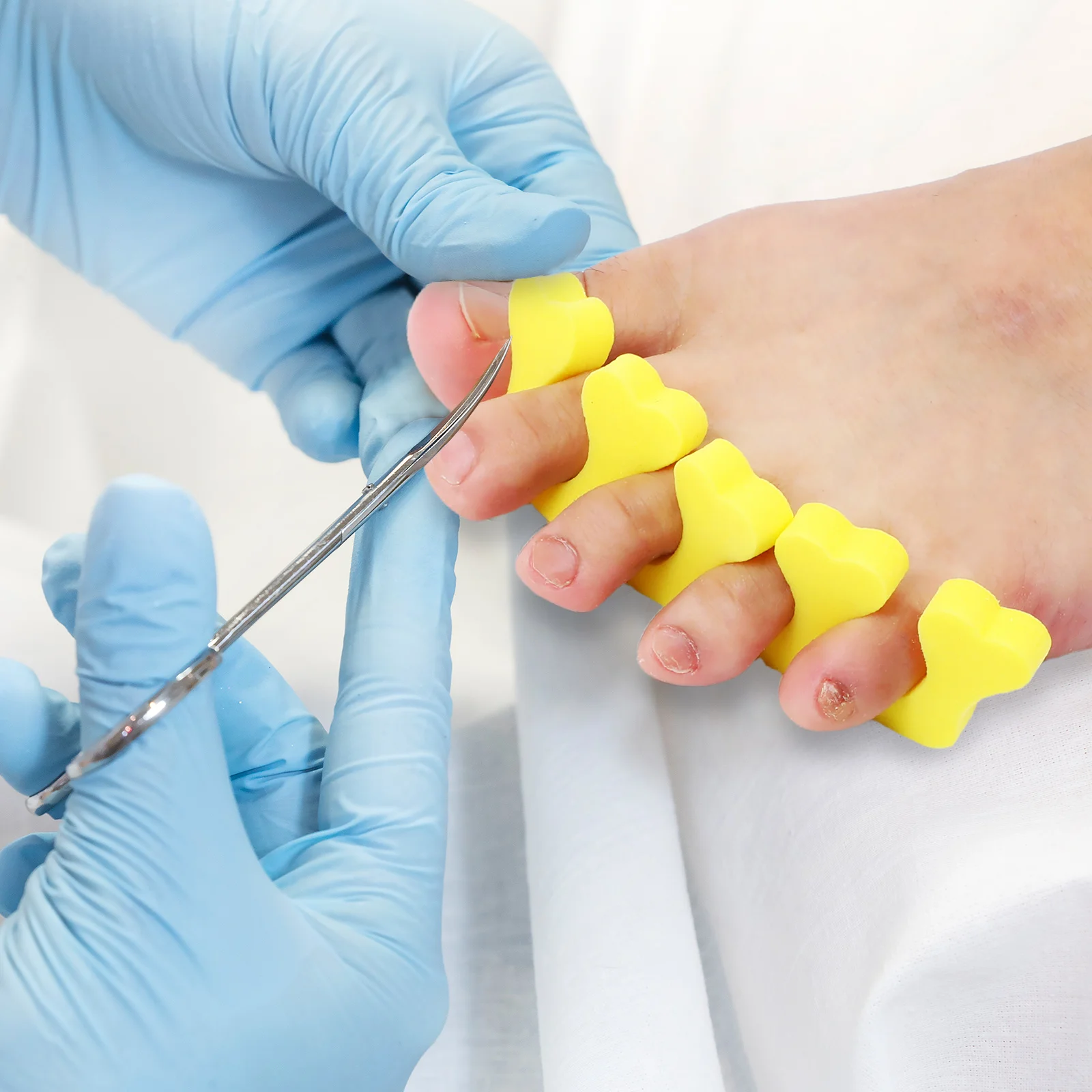 

100Pairs Toe Spacers for Pedicures Women Portable Sponge Dividers Self-Care Routine Professional Toenail Painting Spa At-Home