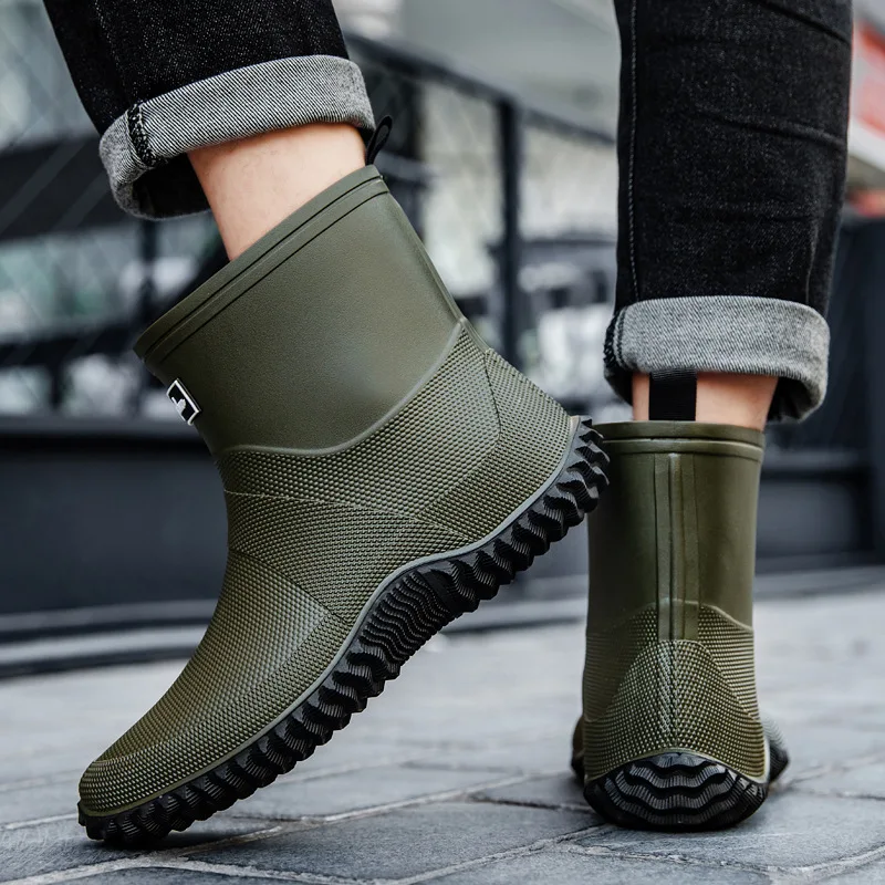 Nuevas Botas de lluvia de fondo grueso a media pantorrilla para hombre, botas de lavado de coches impermeables antideslizantes para cocina y pesca a la moda, Material de PVC con punta redonda
