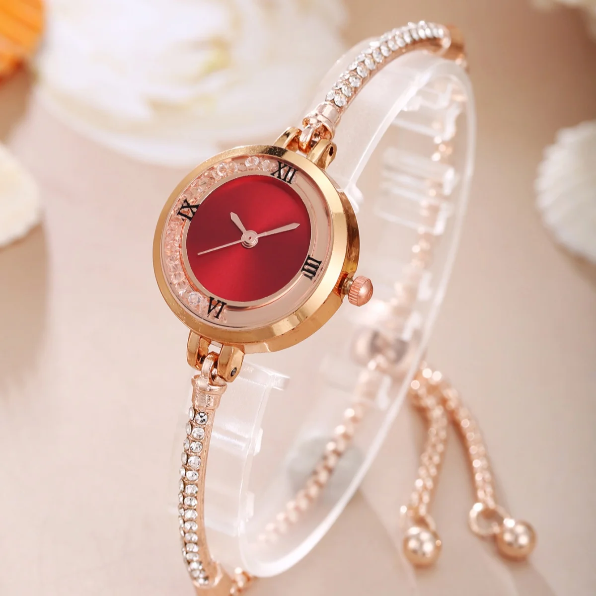 The latest style of women\'s fashionable minimalist, small and cute quartz bracelet watch