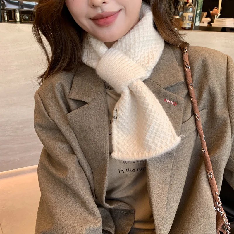 

Lazy cross scarf New Year red series festive and versatile atmosphere knitted small scarf autumn and winter warm scarf