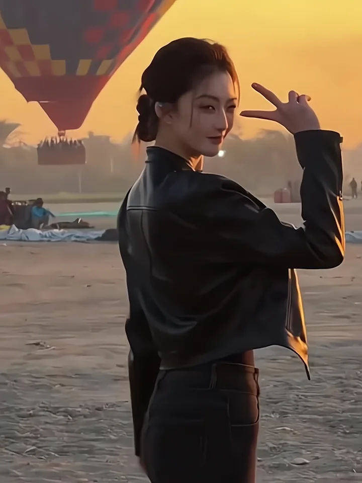 Sli ort PU-Leder Jaet Damen Faionable Biker-Mantel, schmale Passform, amerikanisches Design, trendiges Oberteil, winddichter Reißverschluss