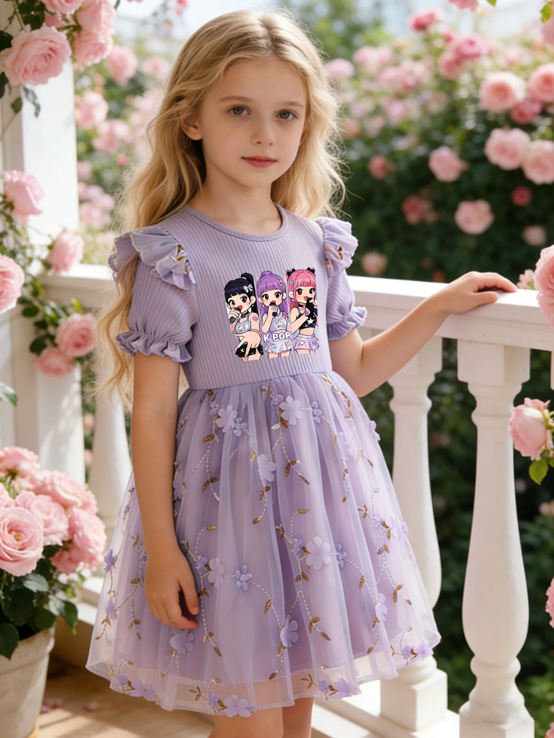 Ins-Style Mädchenkleid, geripptes Oberteil mit Flatterärmeln + Tüllrock mit goldfarbenen Kirschblüten – Detail 3