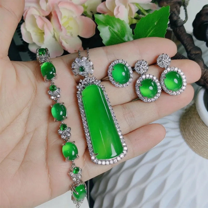 

Natural Green Jadeite No Matter Pendant, Simple and Fashionable Butterfly Bracelet Jade Jewelry Four Piece Set Temperament Gift