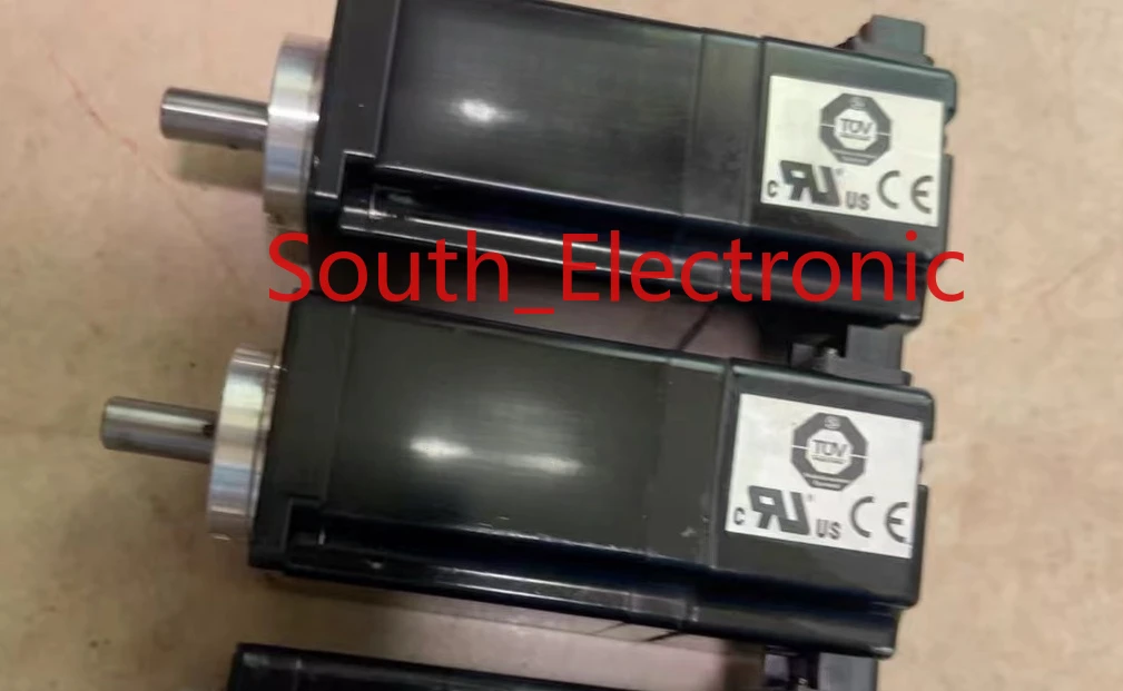 SGMAS-C2ACA2S  servo motor  ,  In good working condition, free shipping