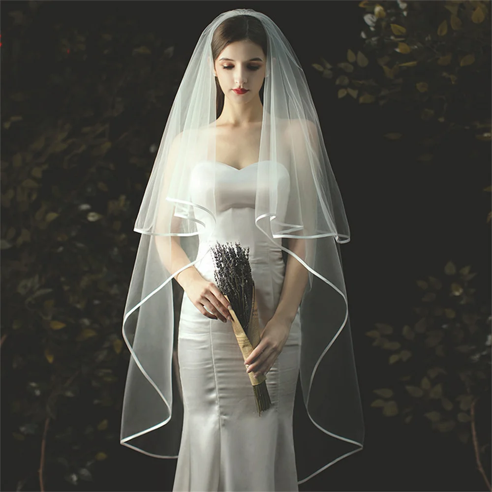 Center Cascade Bridal Veil com pente para despedida de solteira, Ivory Wedding Veil, 2 Tiers Ribbon Edge, White Ivory