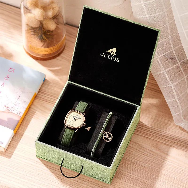 A niche Korean fashion trend lightweight quartz waterproof watch