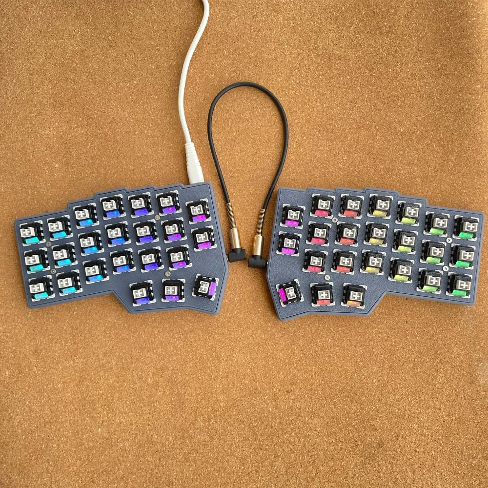 Imagem -03 - Corne v4 Split Ergonomia Teclado Mecânico Hot-swappable com Fio Rgb Vial Totalmente Rogrammable