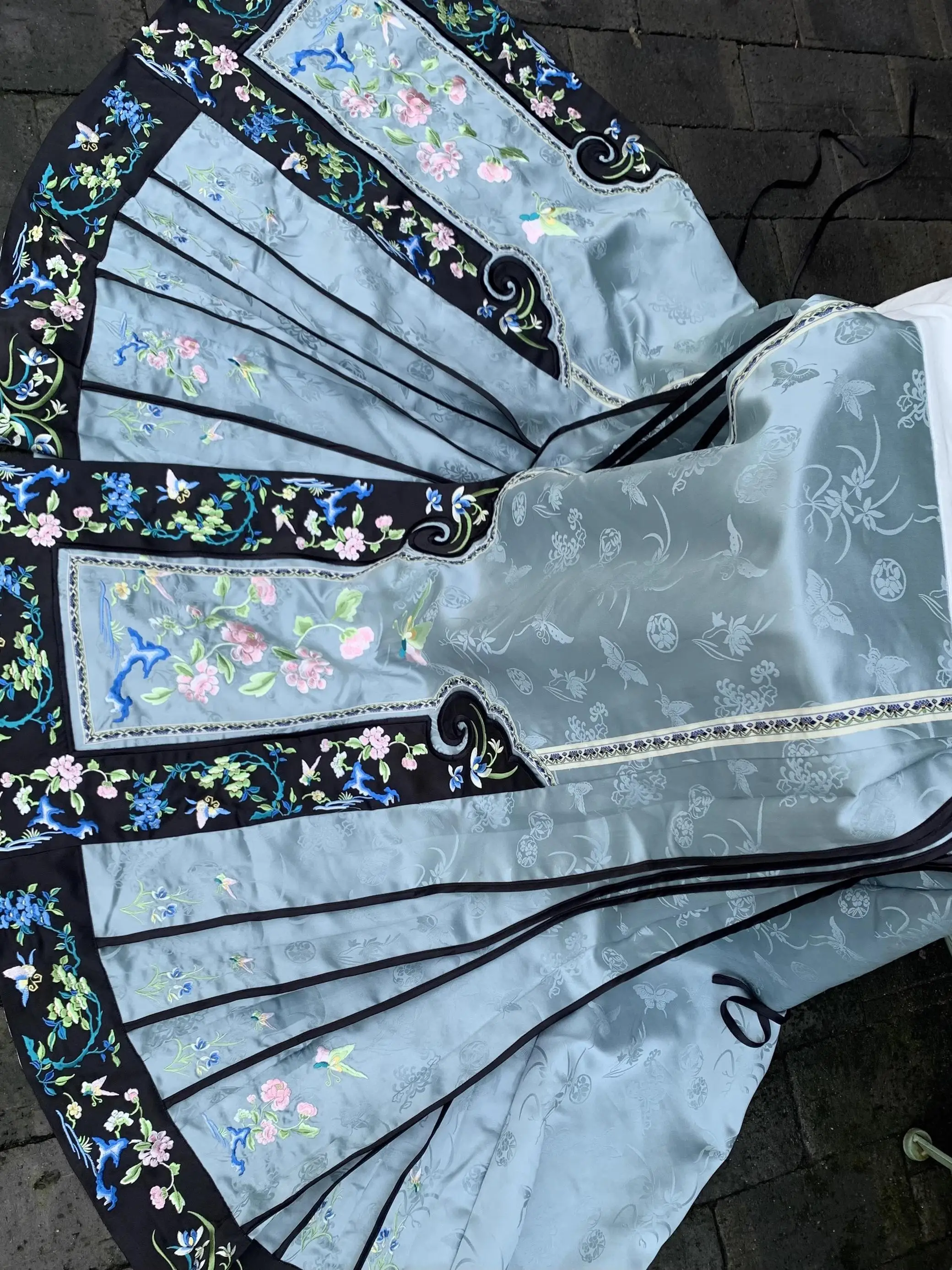 

Китайская вышитая юбка с шлейфом для женщин, в стиле Ханьфу, из шелкового материала, весенняя, модная, в стиле Ханьской одежды