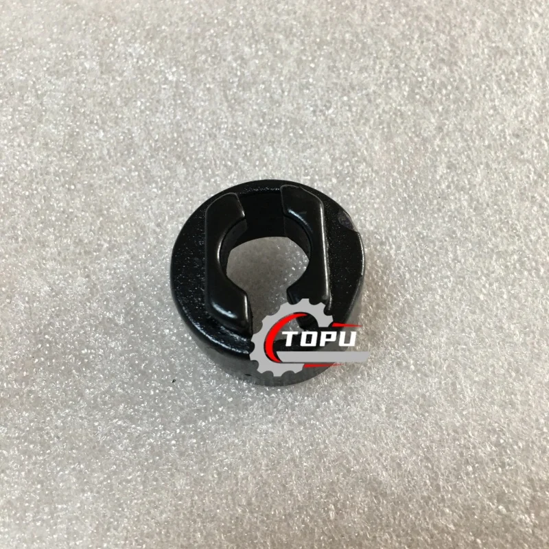 7167846 Door Hinge Washer Mount Cast for Loader T450 T550 T590 T595 T630 T650 T740 T750 T770 T870 A770