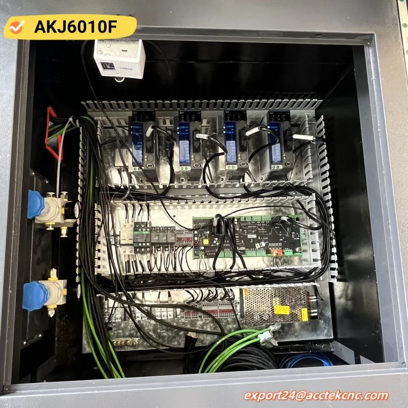 Taglierina per metallo laser a fibra di vendita calda per piccole imprese 6010 600 * 1000mm Mini macchina da taglio laser a fibra CNC per metallo in acciaio