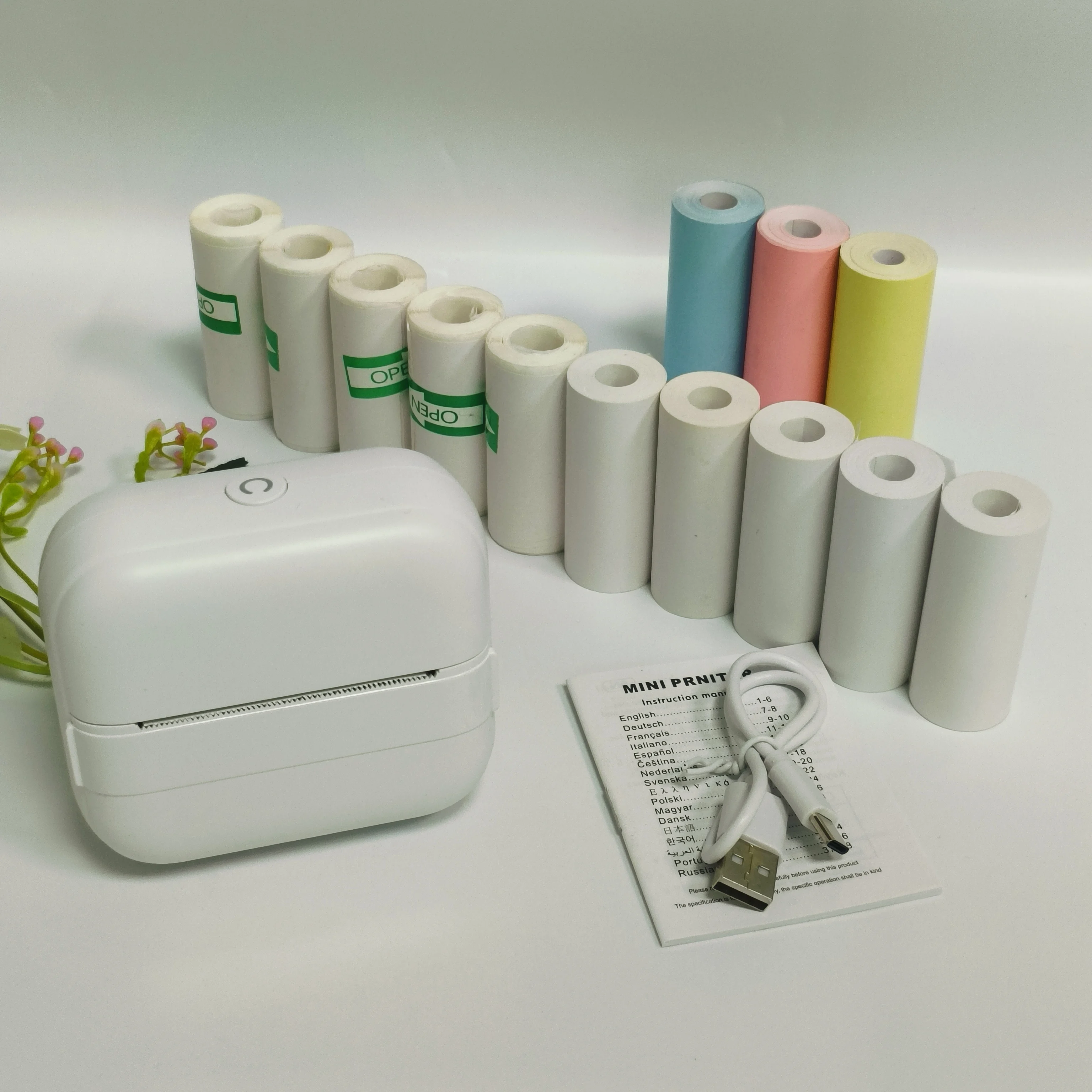 

Мини-беспроводной портативный настольный стартовый комплект принтера этикеток с 5 рулонами наклеек, 5 рулонами термобумаги и 3-цветной термобумагой