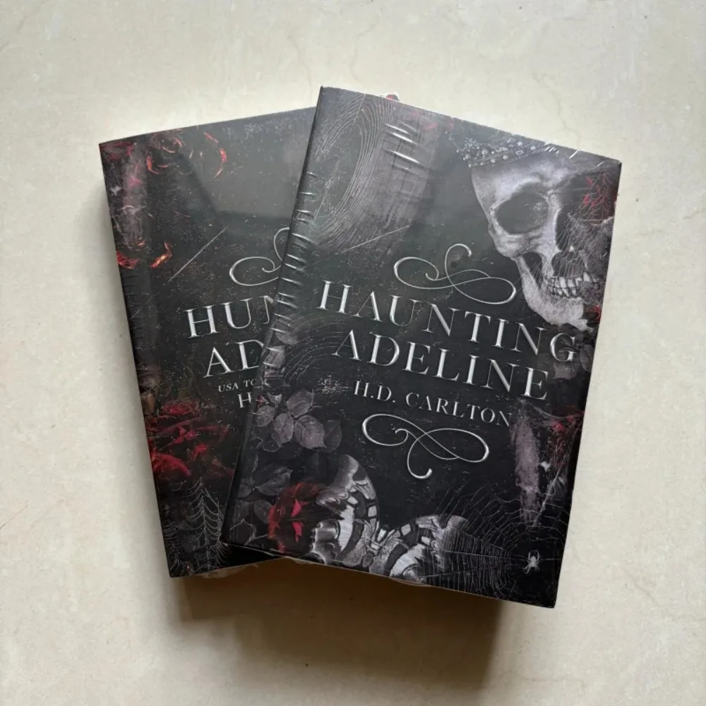 مجموعة كتب من Haunting Adeline Cat and Mouse Duet بقلم H.D. Carlton Paperback باللغة الإنجليزية