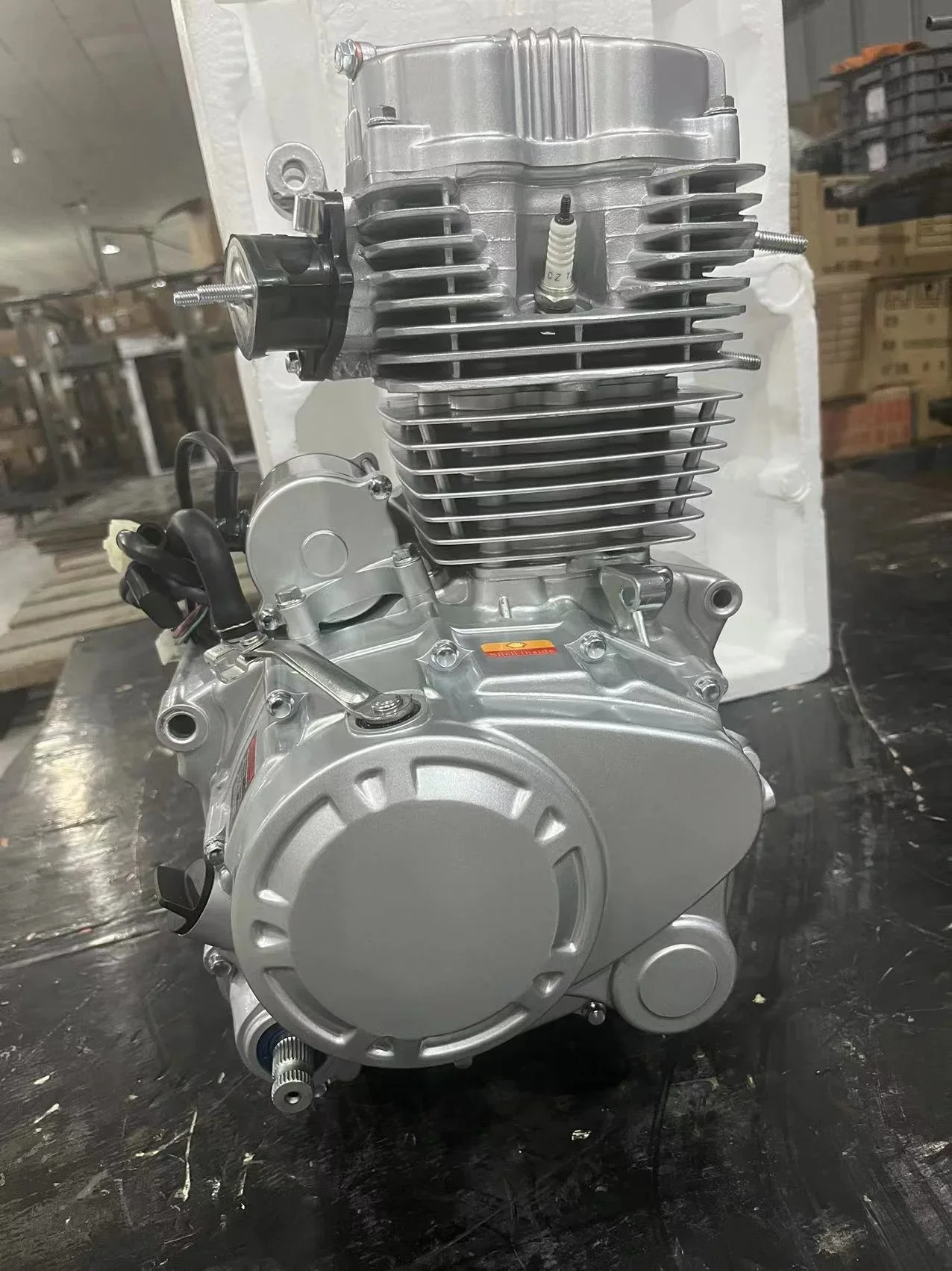 Picture 3: Hot Selling 250CC Motorcycle Engine Assembled Air Cooling With Balanced Shaft 5 Gear