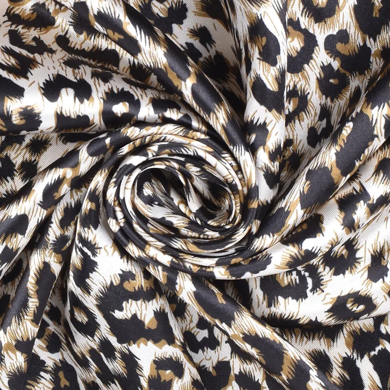 Bufanda cuadrada de seda con estampado de leopardo, chal de lujo con lunares, 90x90, novedad de primavera