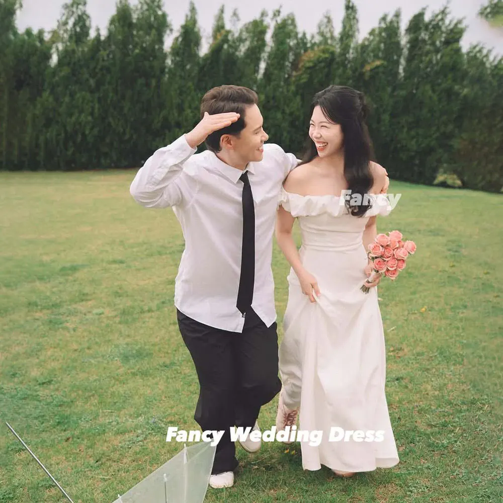 يتوهم بسيط قبالة الكتف مساء اللباس الطيات قصيرة الأكمام فستان الزفاف الطابق طول الظهر مشد مخصص