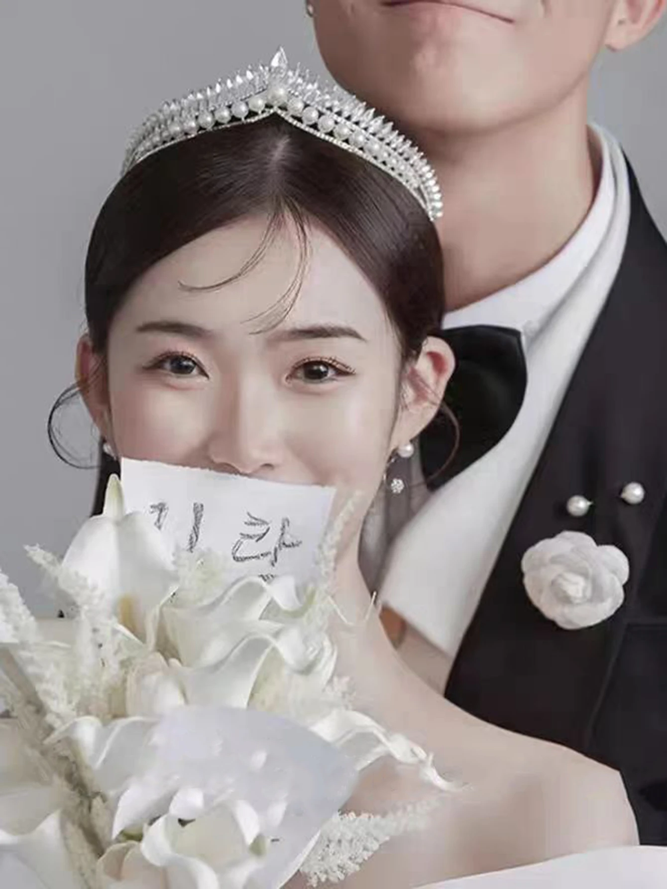 Light Luxury Pearl and Rhinestone Crown, Silver Simple Bridal Crown, Wedding Dress Evening Gown Birthday Dress Diamond-Encrusted Hair Crown Headpiece