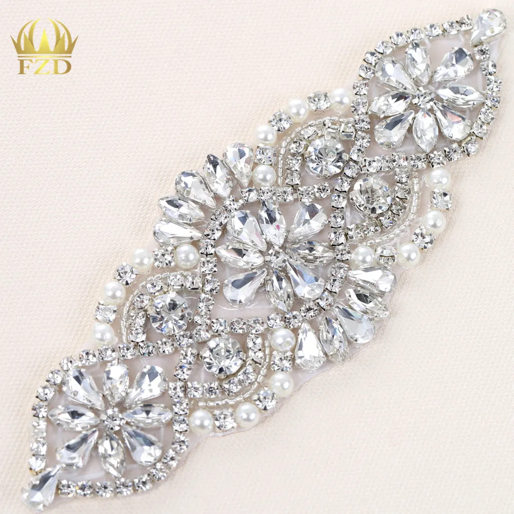 

Wholesale Handmade Hot Fix Sew on Rhinestone, Beaded Clear Crystal Applique for Wedding, Bridal Belt, Dress, 30Pcs