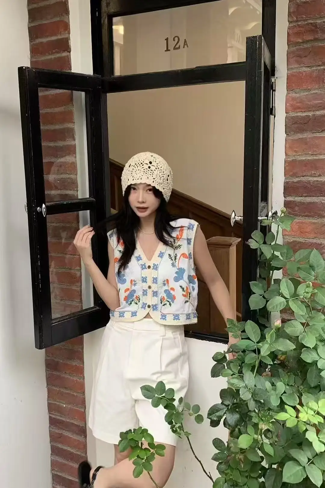 Bloemen geborduurd gehaakt vest voor dames getextureerd opengewerkt mouwloos vest met knopen zomer Boho Beach Festival Outfit