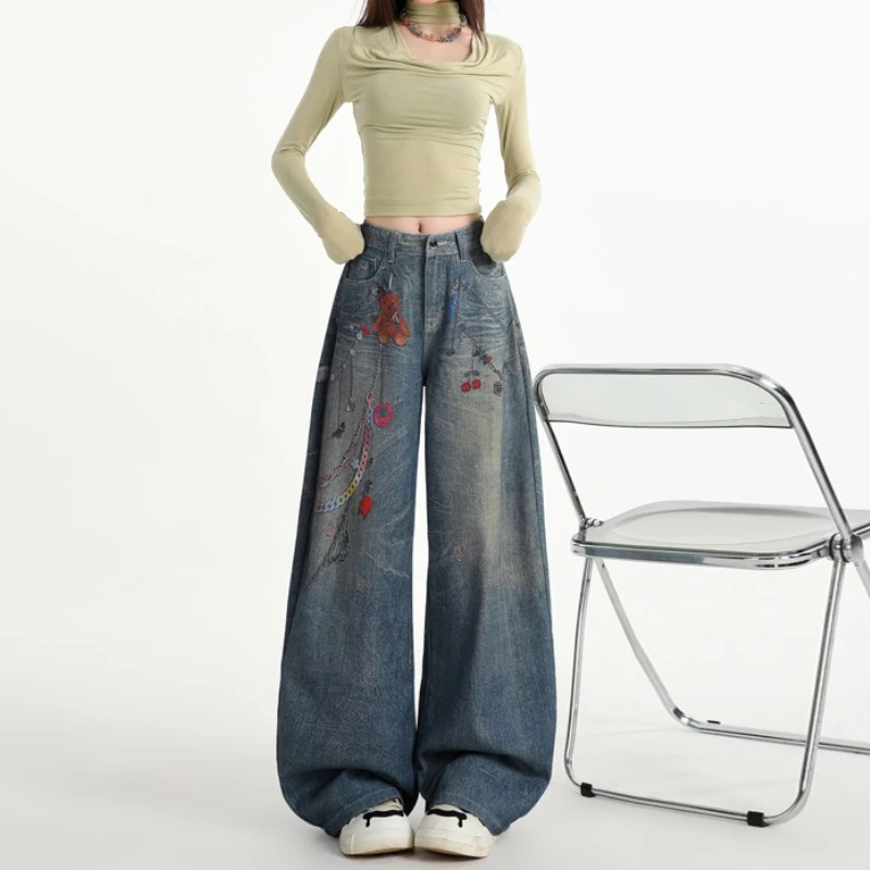 

2025 Autumn New Retro Bear Chain Print Jeans Women's Loose Drape Slimming Scimitar Pants Trend